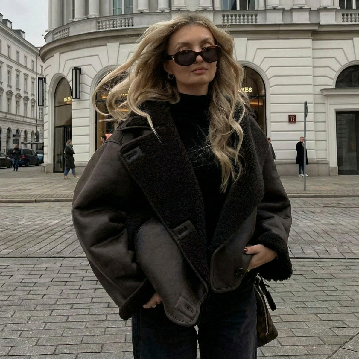 CLARA™║Abrigo