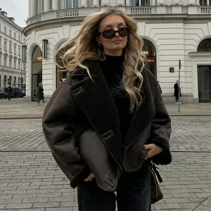 CLARA™║Abrigo